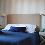 מלון Bijou 4*