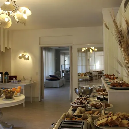 Bijou Hotel 4*