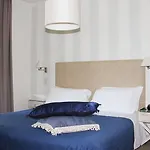 Bijou 4*